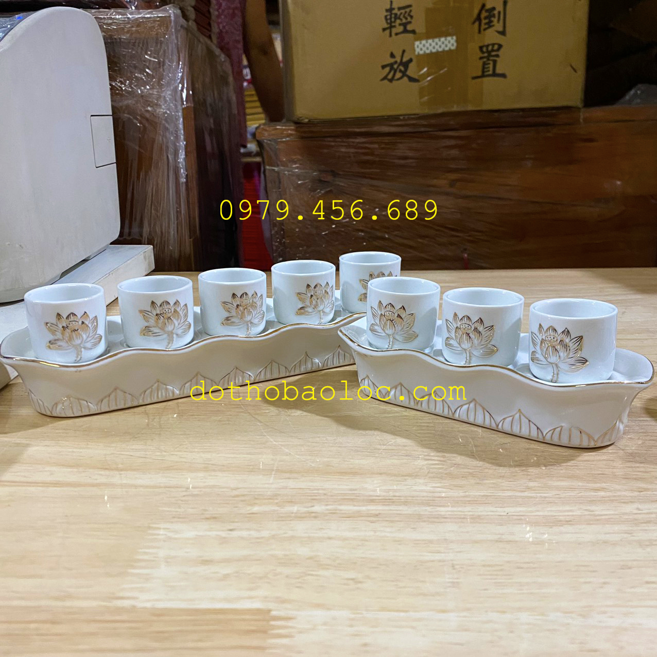 Chum nước thờ Bạch Ngọc Sứ Trắng cao cấp hình hoa sen nổi - 2 Loại