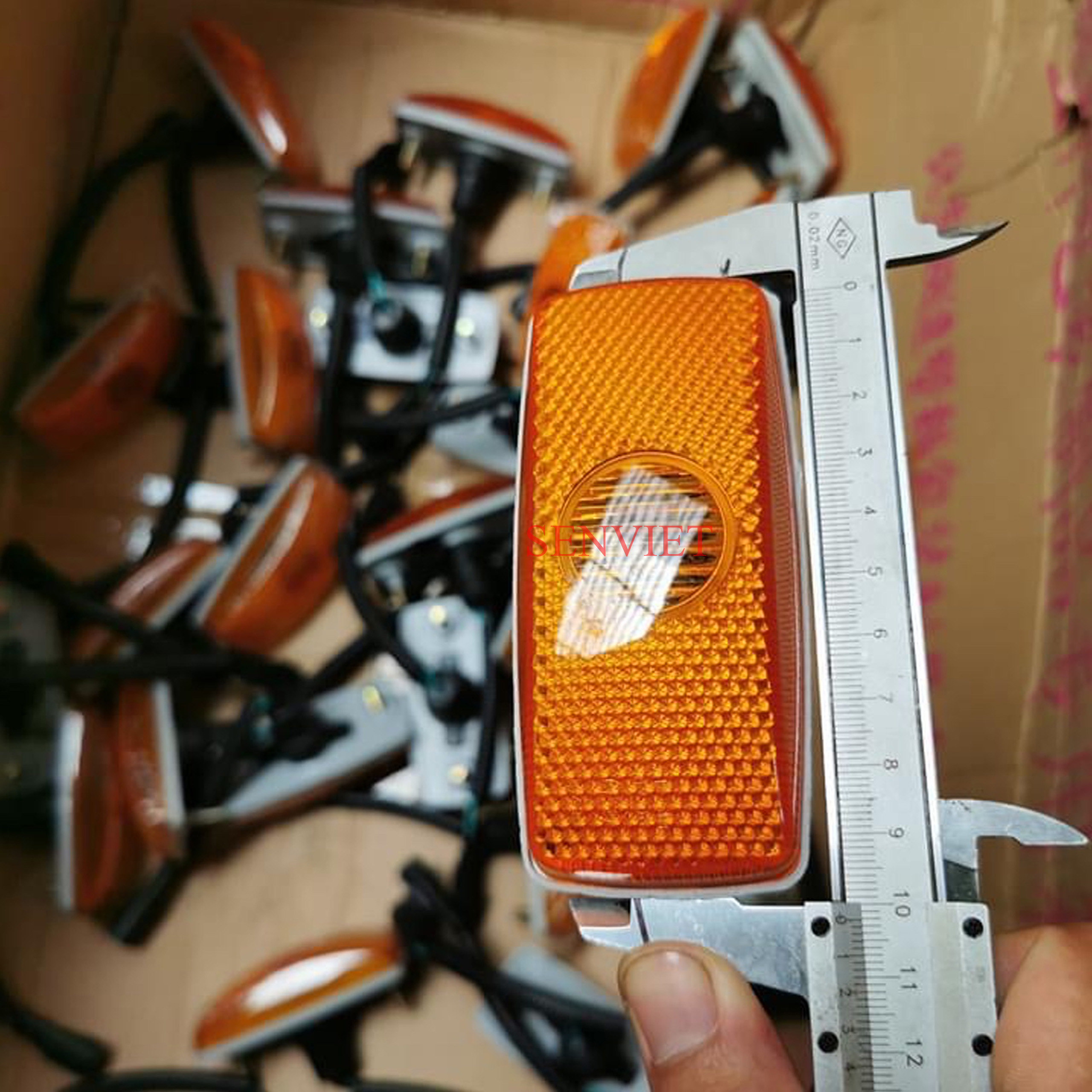 Đèn Xi Nhan Các Dòng Xe Howo (Đèn Sườn Xe Howo)