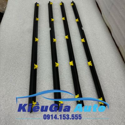 Nẹp chân kính ngoài Kia Pride CD5