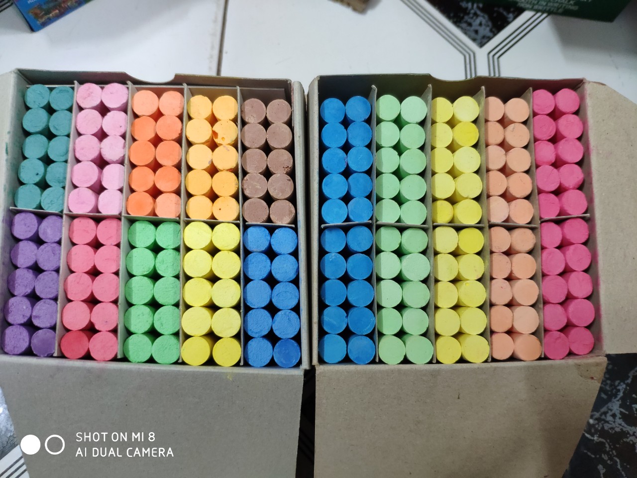 PHẤN VIẾT BẢNG ĐỦ MÀU HỘP 100 VIÊN