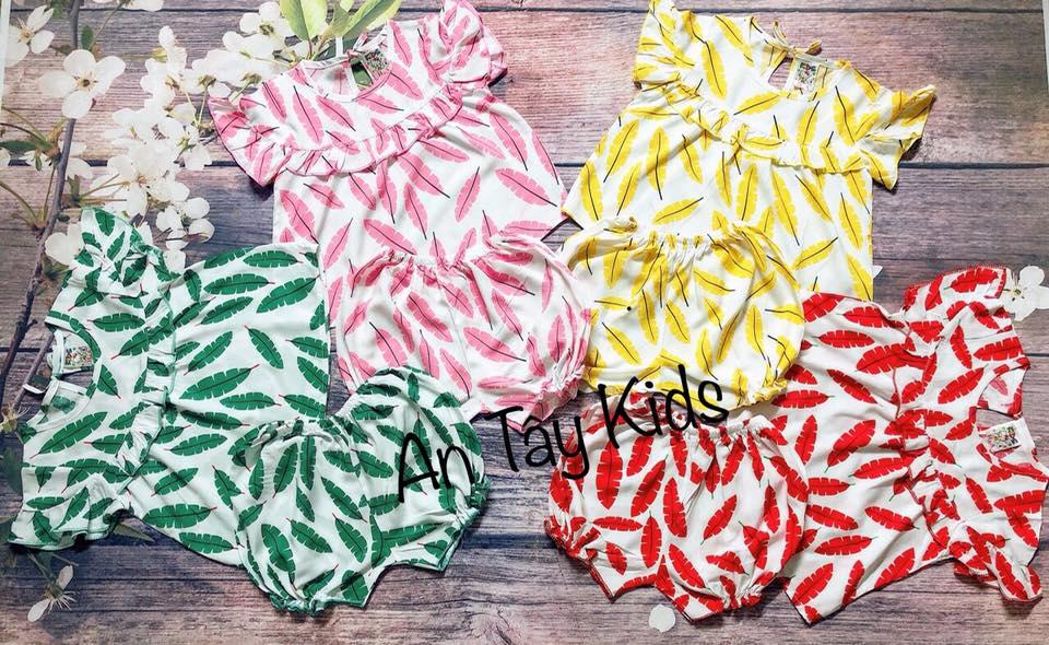 Combo 2 bộ đồ tôn (tole - lanh) cho bé gái 4-9kg (Mẫu có tay - Giao mẫu ngẫu nhiên)