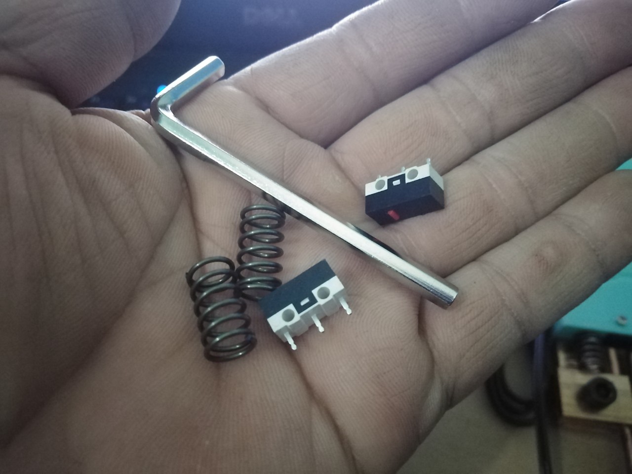 Tay Hàn Điểm Cell Pin Cân Lực