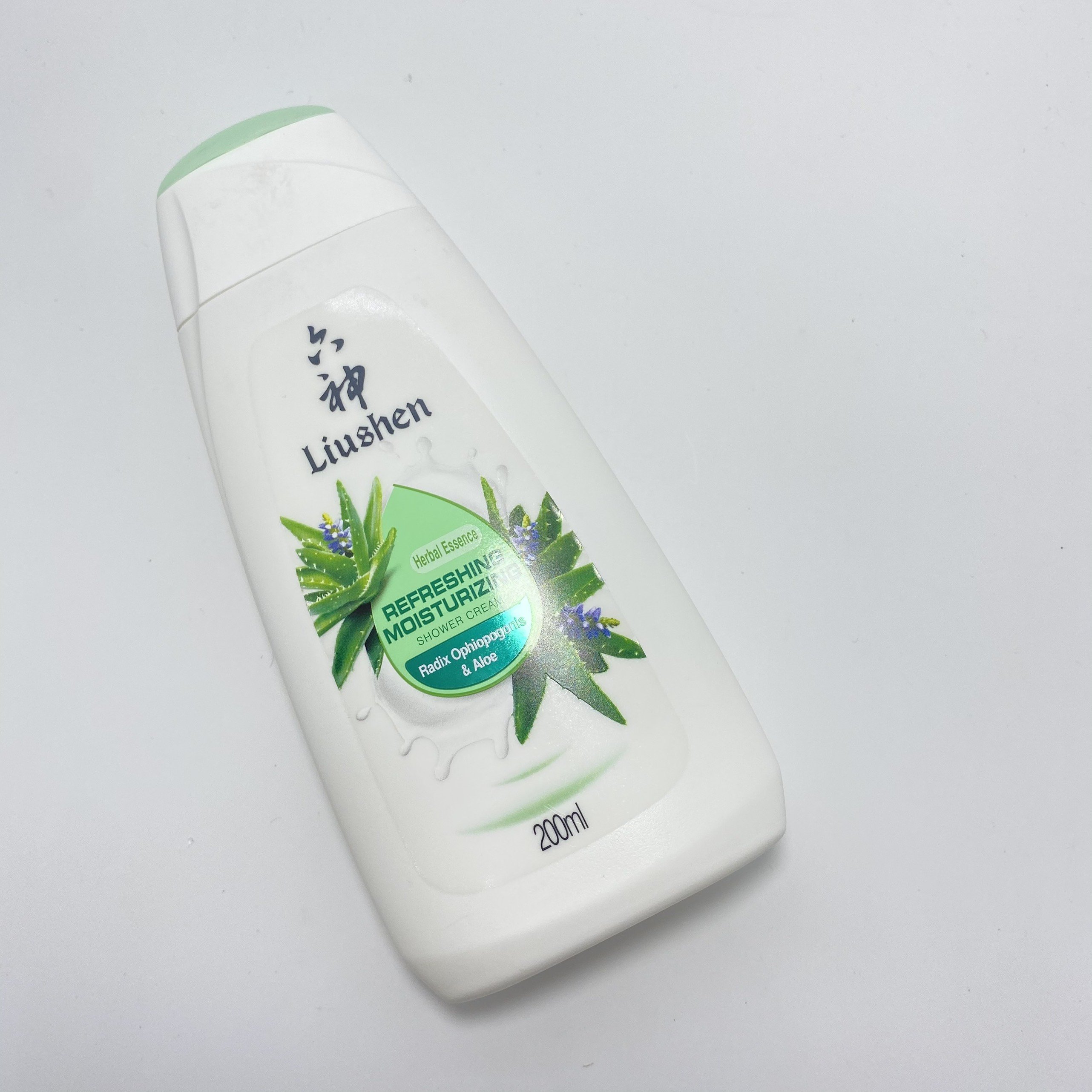 Sữa Tắm LIUSHEN Làm Mát Da Dưỡng ẫm 200ml
