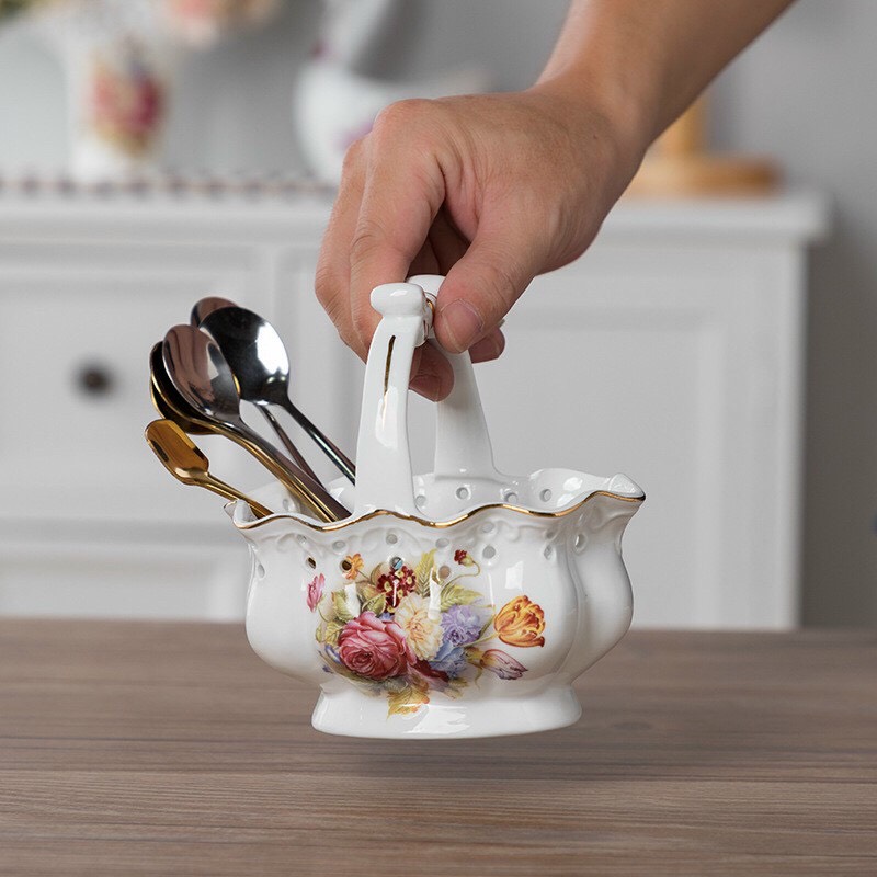 Lẵng bầu dục sứ trắng đựng thìa dĩa (giao họa tiết ngẫu nhiên)