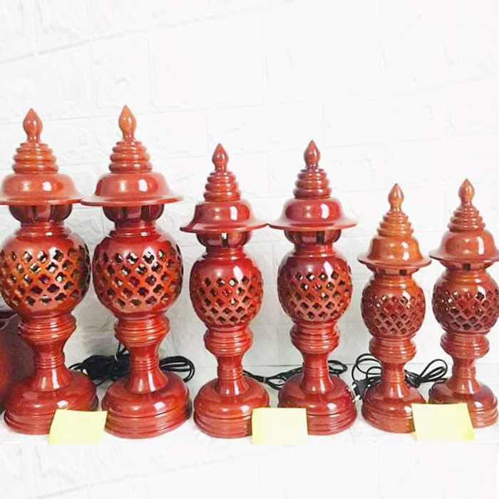 Cặp đèn thờ gỗ tràm bông vàng cao 46 cm