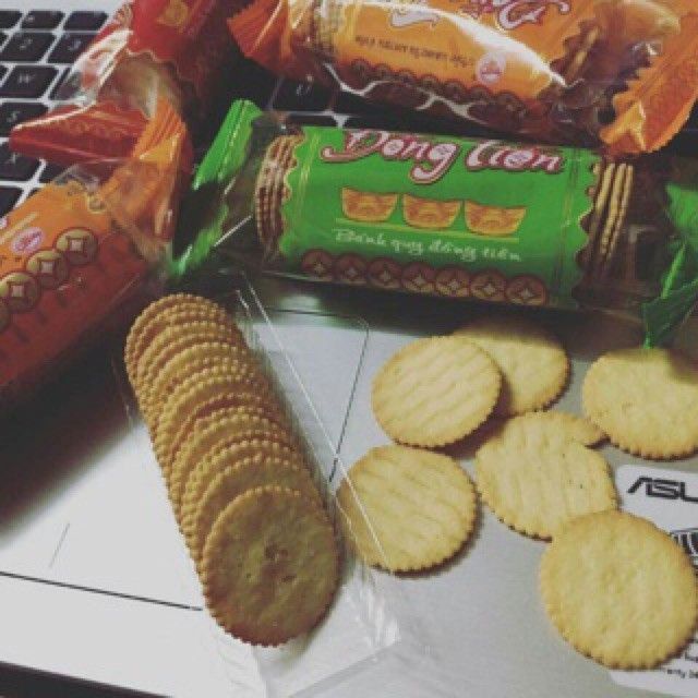 1 thùng bánh quy đồng tiền (12 bịch)