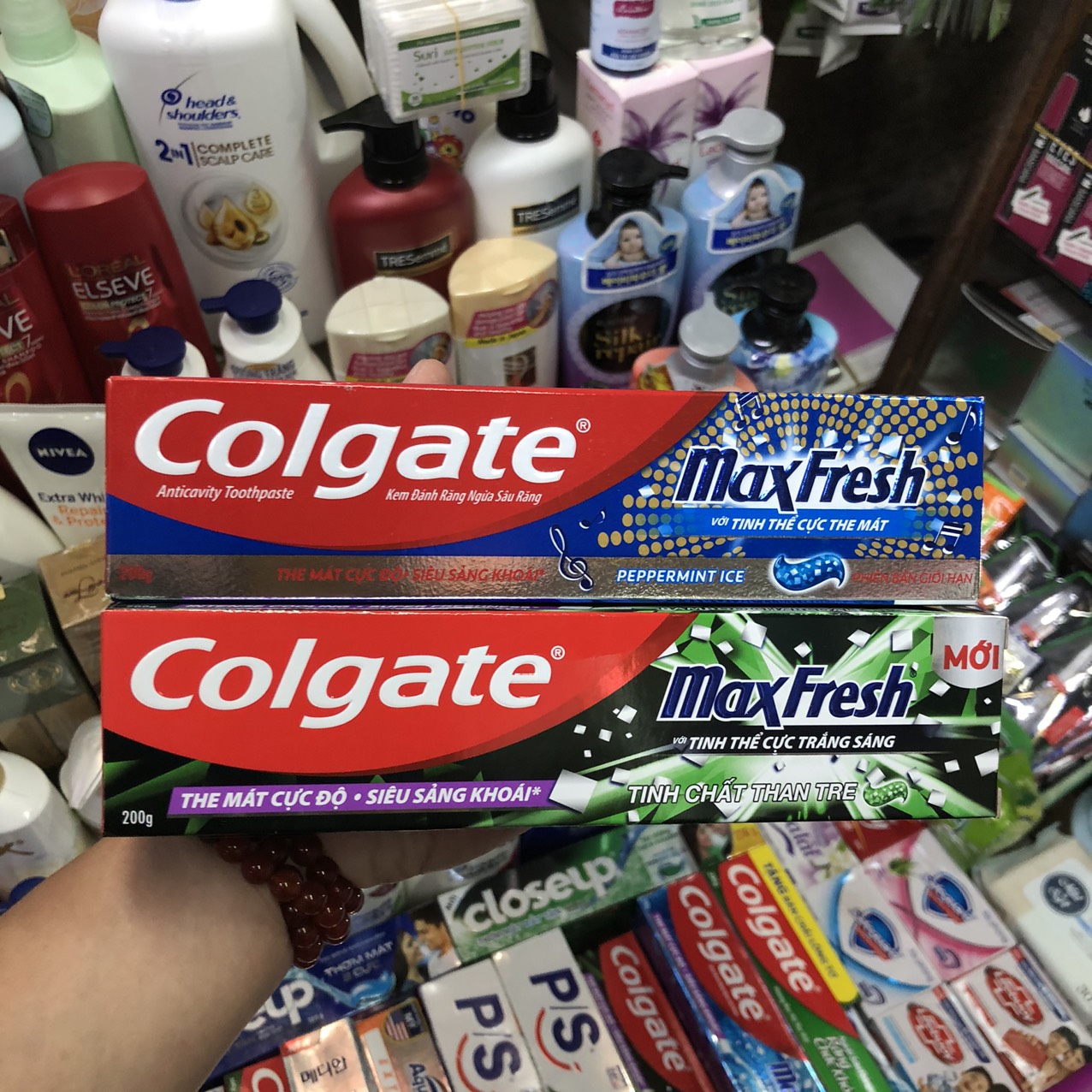 kem đánh răng colgate maxfresh 180g 1