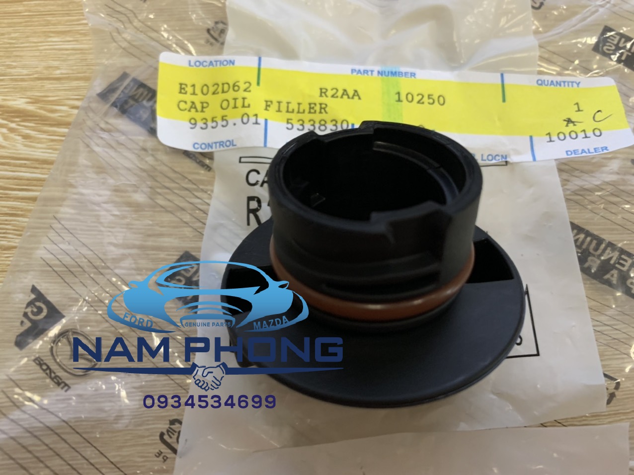 Nắp đổ dầu máy Escape 2.3  - R2AA10250 / LF0310250