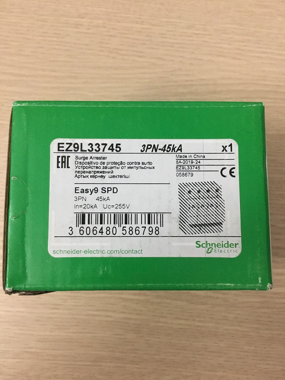 Chống sét lan truyền Schneider Easy9 SPD 3P+N EZ9L33745