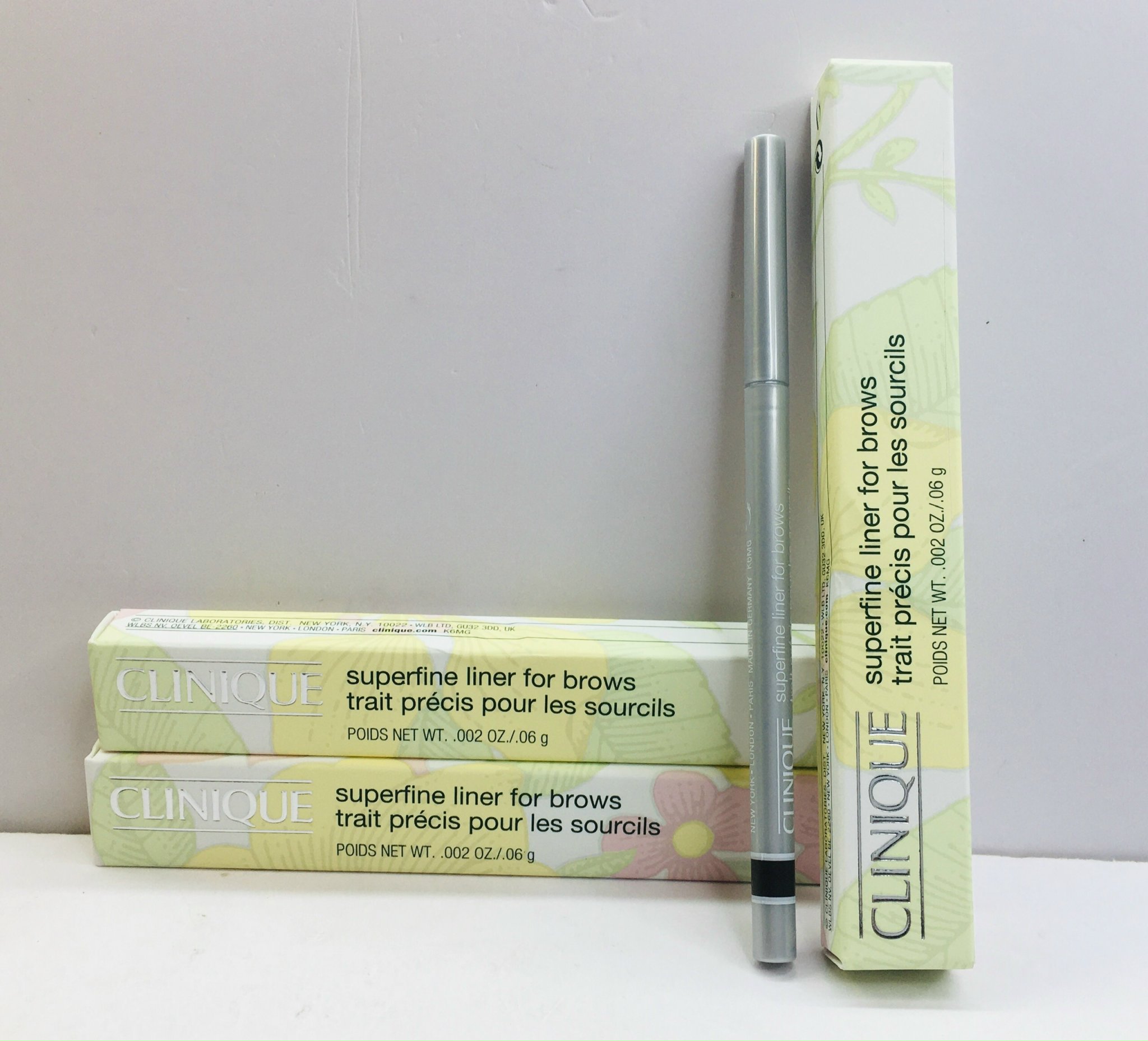 Chì kẻ lông mày Clinique superfine liner for brows của Mỹ