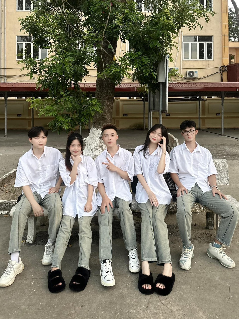 Áo Sơ MI Trắng Nam Nữ Cực Dễ Mặc,< Chất Cotton Mềm Mát