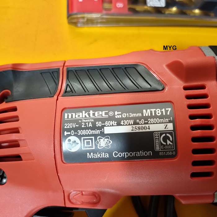 Máy khoan búa Maktec MT817KSP