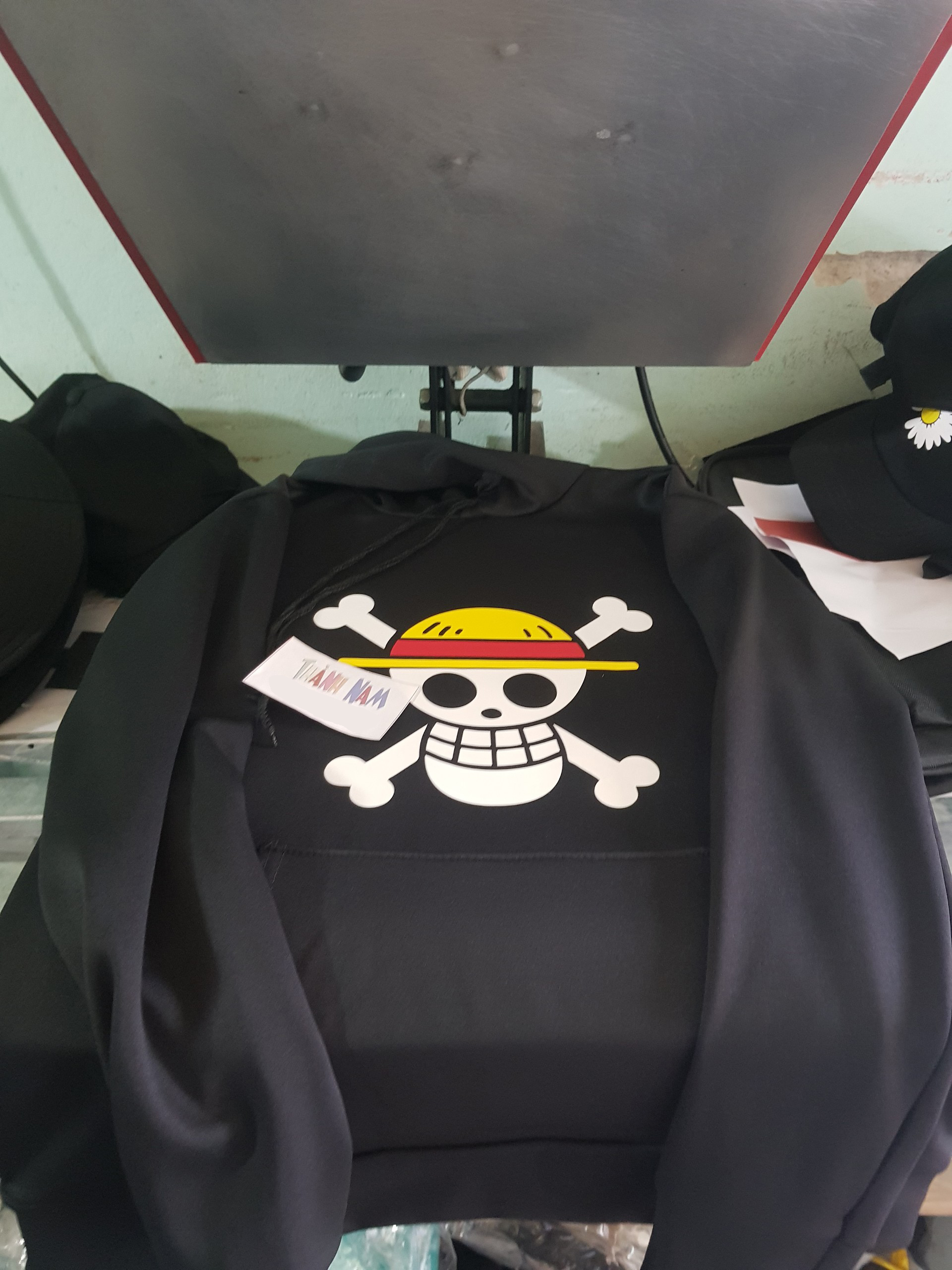 Hoodie Luffy One Piece Đảo Hải Tặc
