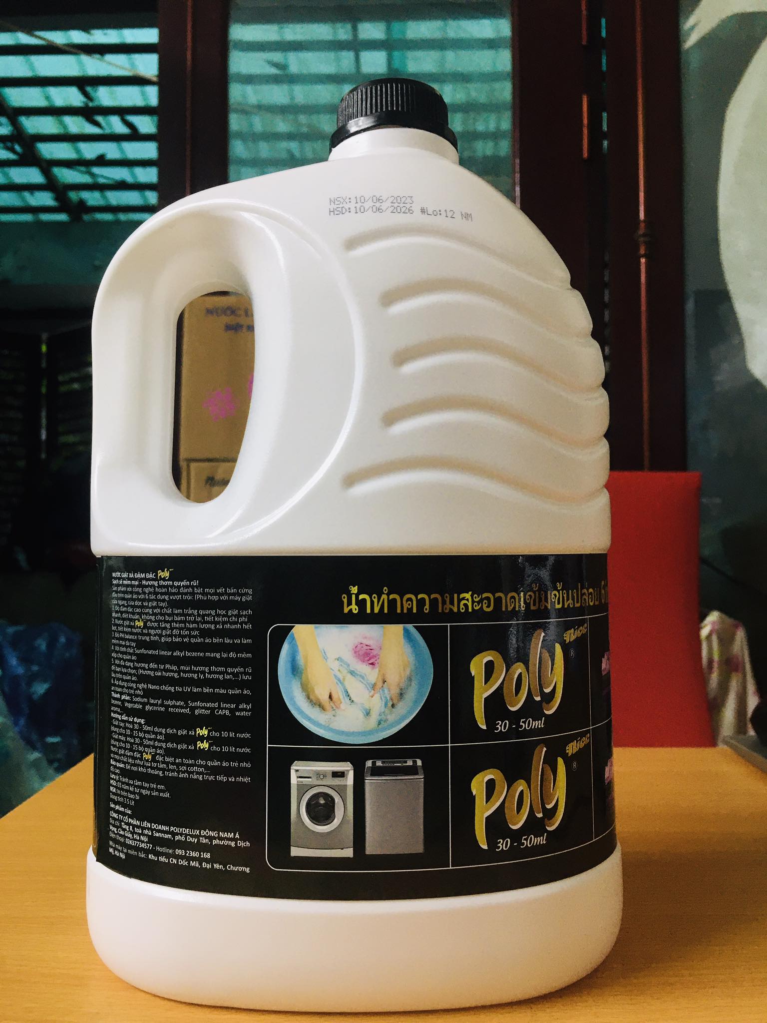 Nước giặt xả Poly Nice