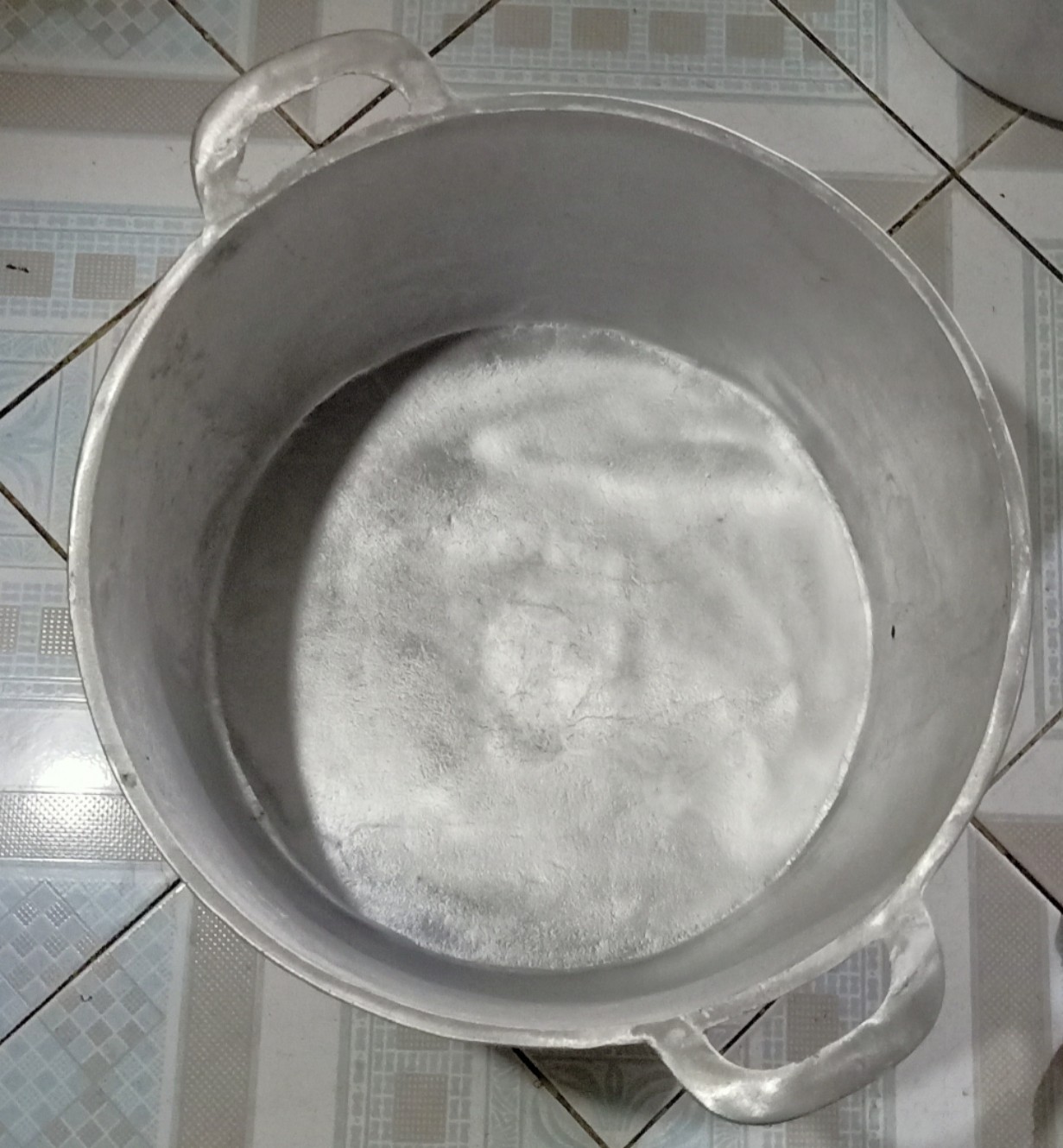 NỒI GANG 32.5CM ĐÚC BẰNG KHUÂN CÁT