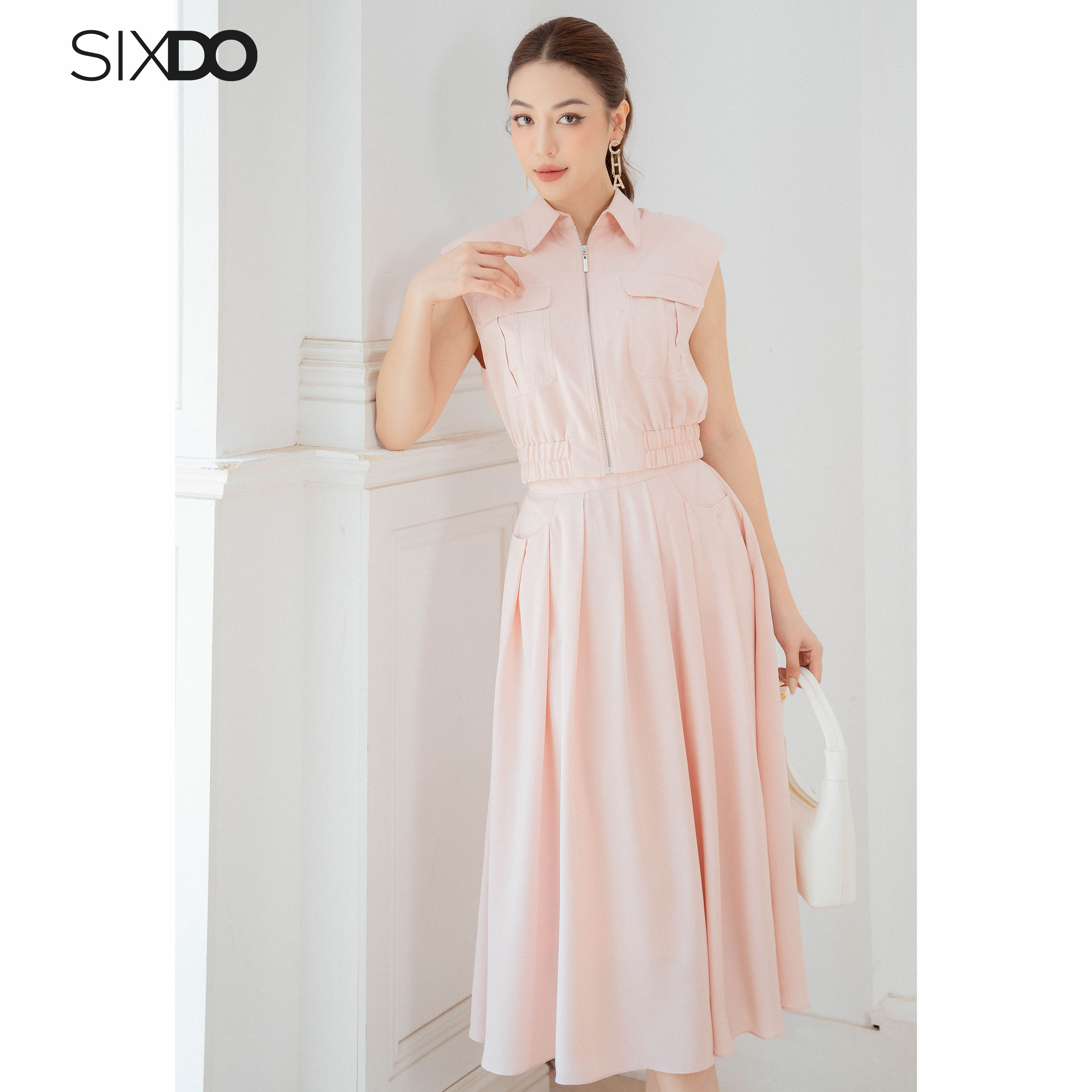 Áo lụa kiểu nữ sát nách bo chun SIXDO (Silk Top)