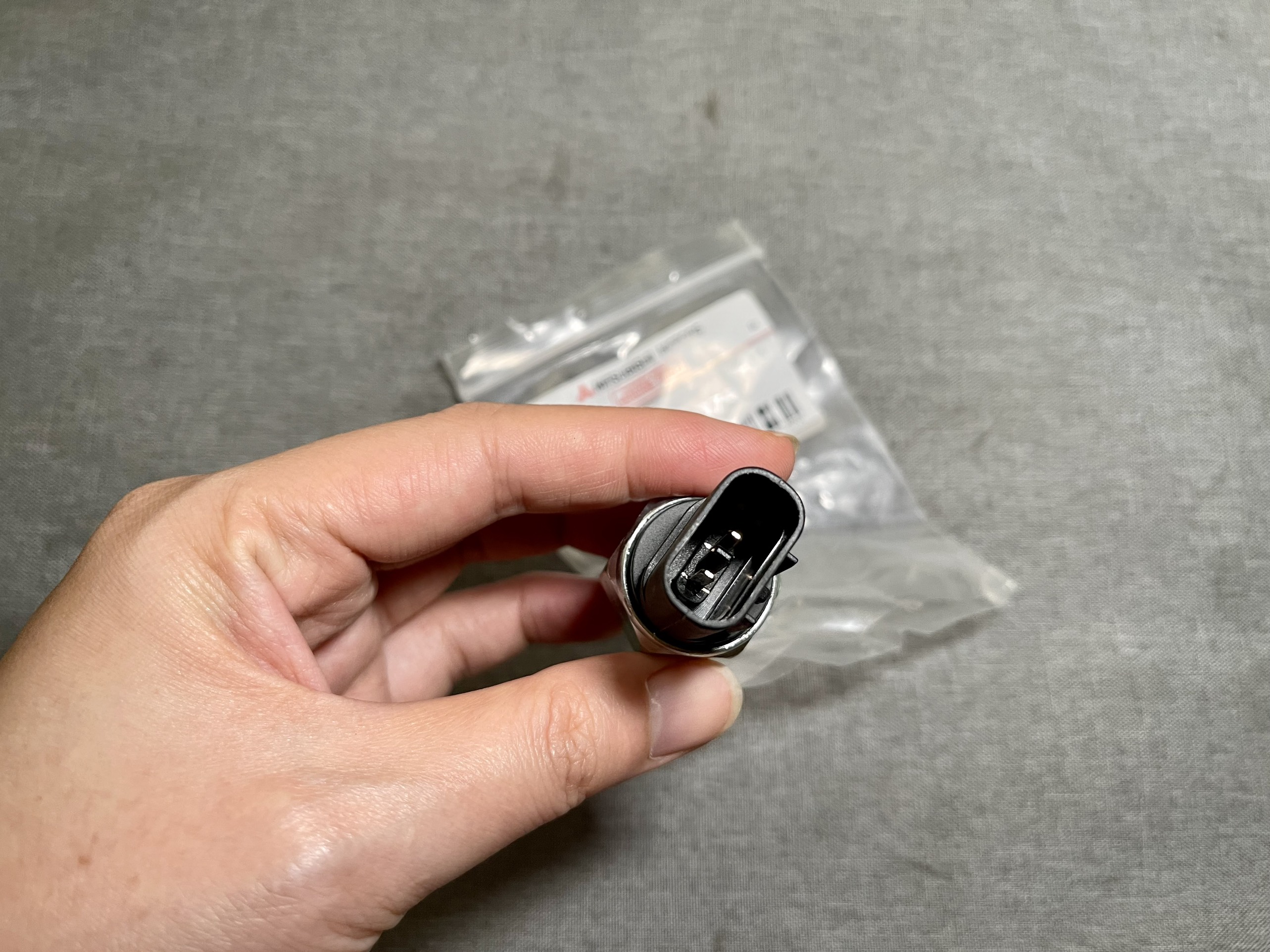 CÔNG TẮC BÁO LÙI MITSUBISHI-XPANDER HÀNG XỊN ASAKI