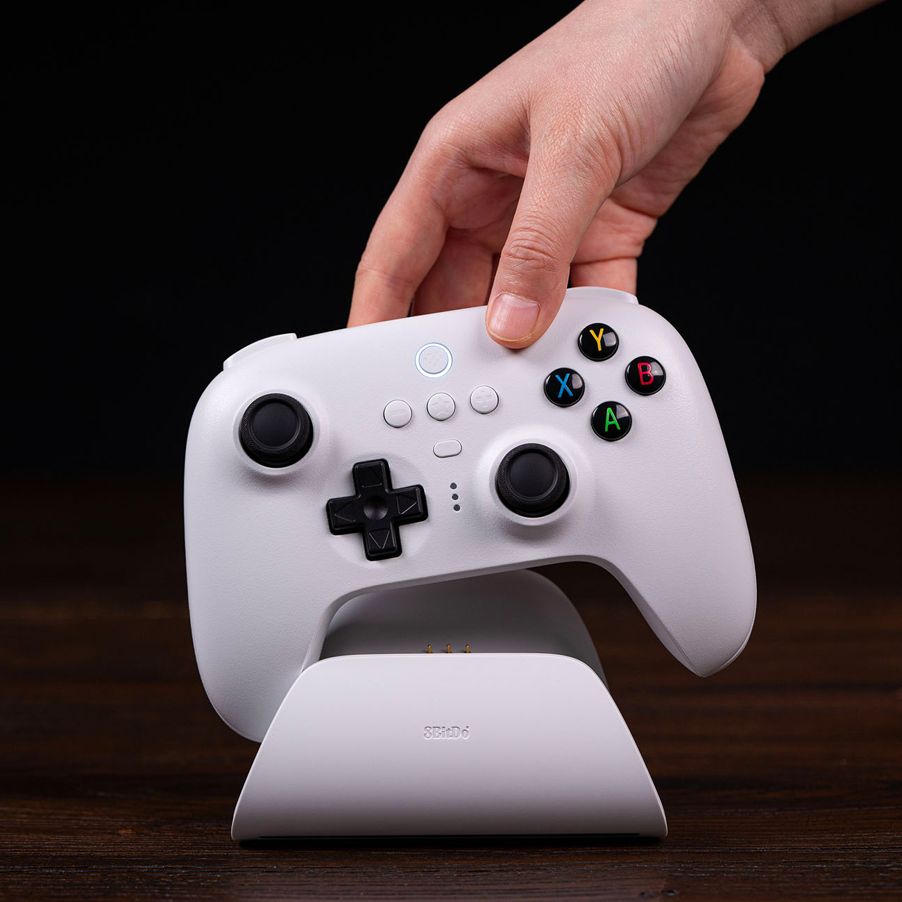 Tay cầm 8BitDo Ultimate 2.4G Wireless Controller kèm Dock Sạc cho Laptop, PC, Điện thoại Android