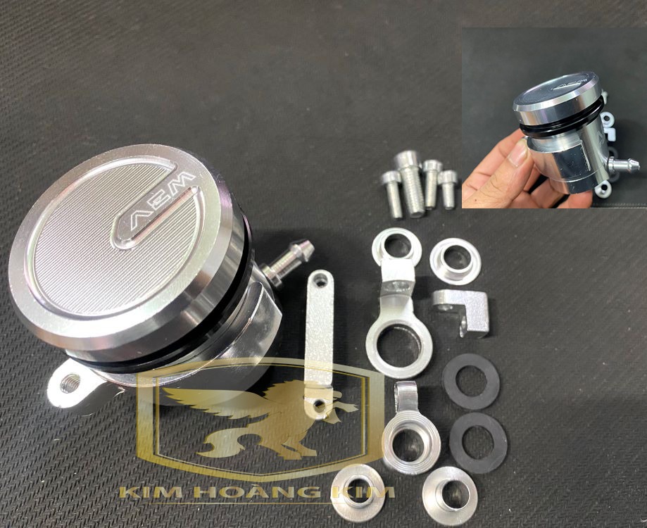 Bình dầu A.E.M + pass gắn CNC gắn xe máy màu BẠC