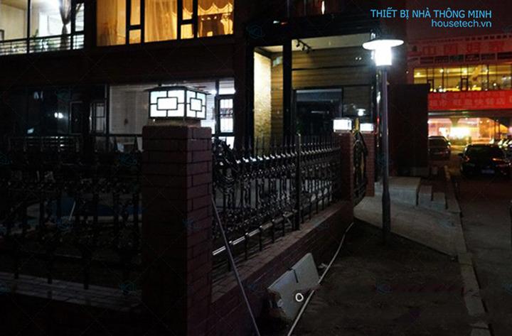 Đèn trang trí trụ cổng năng lượng mặt trời