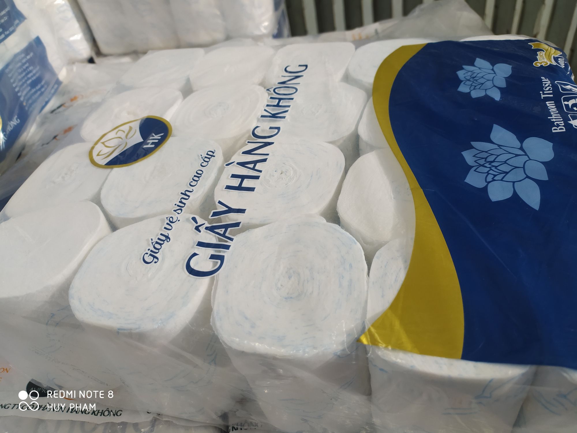 Giấy vệ sinh Hàng Không cao cấp (lốc 20 cuộn)