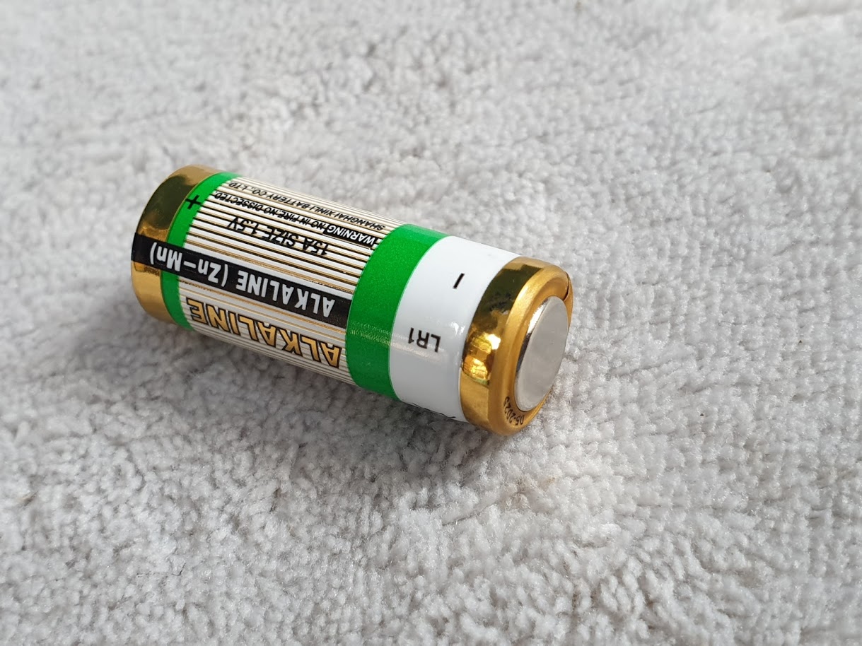 02 viên pin size N LR1 1.5V