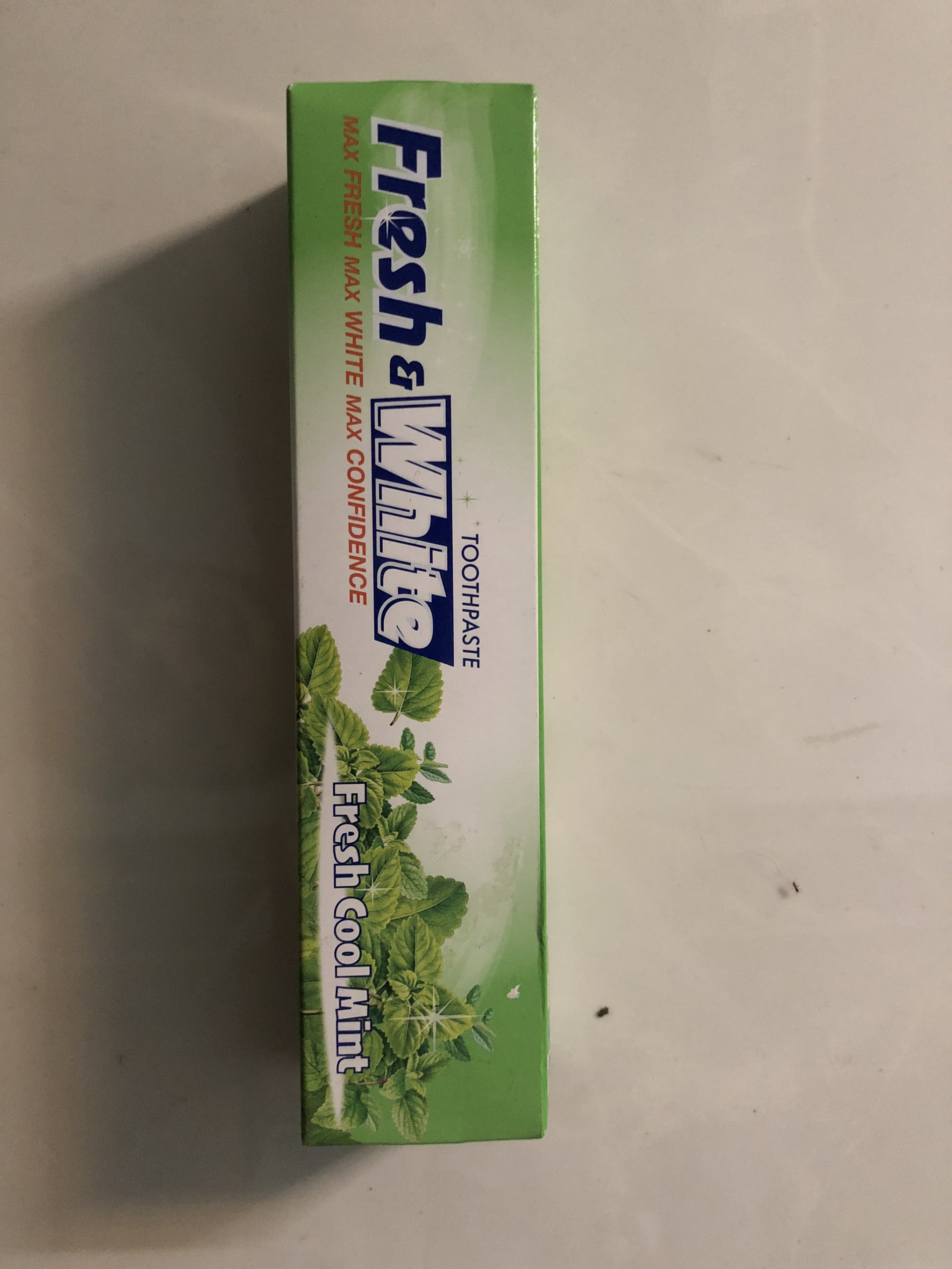 Kem Đánh Răng Fresh & White Mint Đen Chai Nhựa 160g - Ngừa Mùi Hơi Thở & Sâu Răng