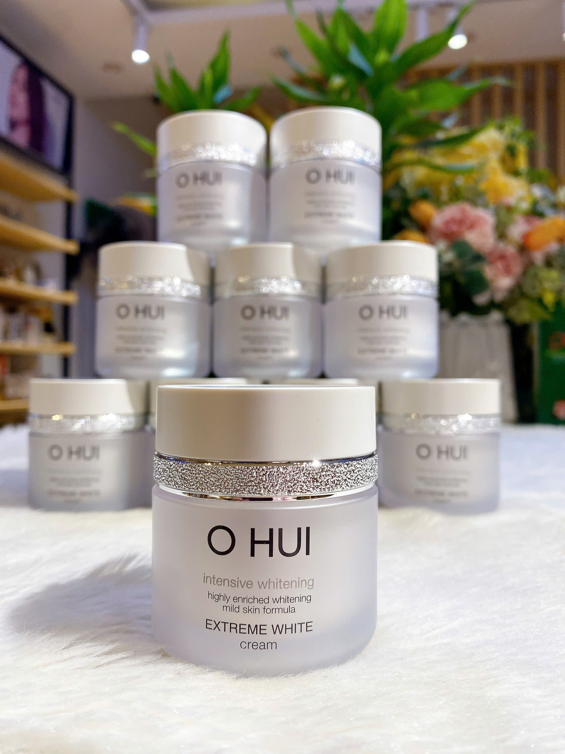 Kem dưỡng trắng da O.hui Extreme White Cream