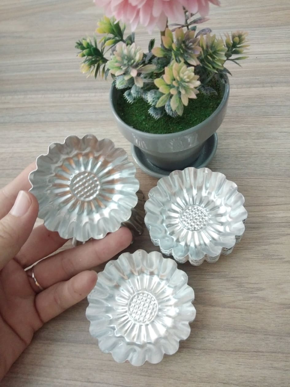 BỘ 50 KHUÔN BÁNH BÒ HÌNH BÔNG CÚC 6 CM