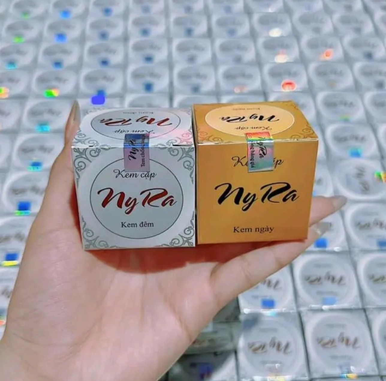 Kem cặp Nira ngày và đêm