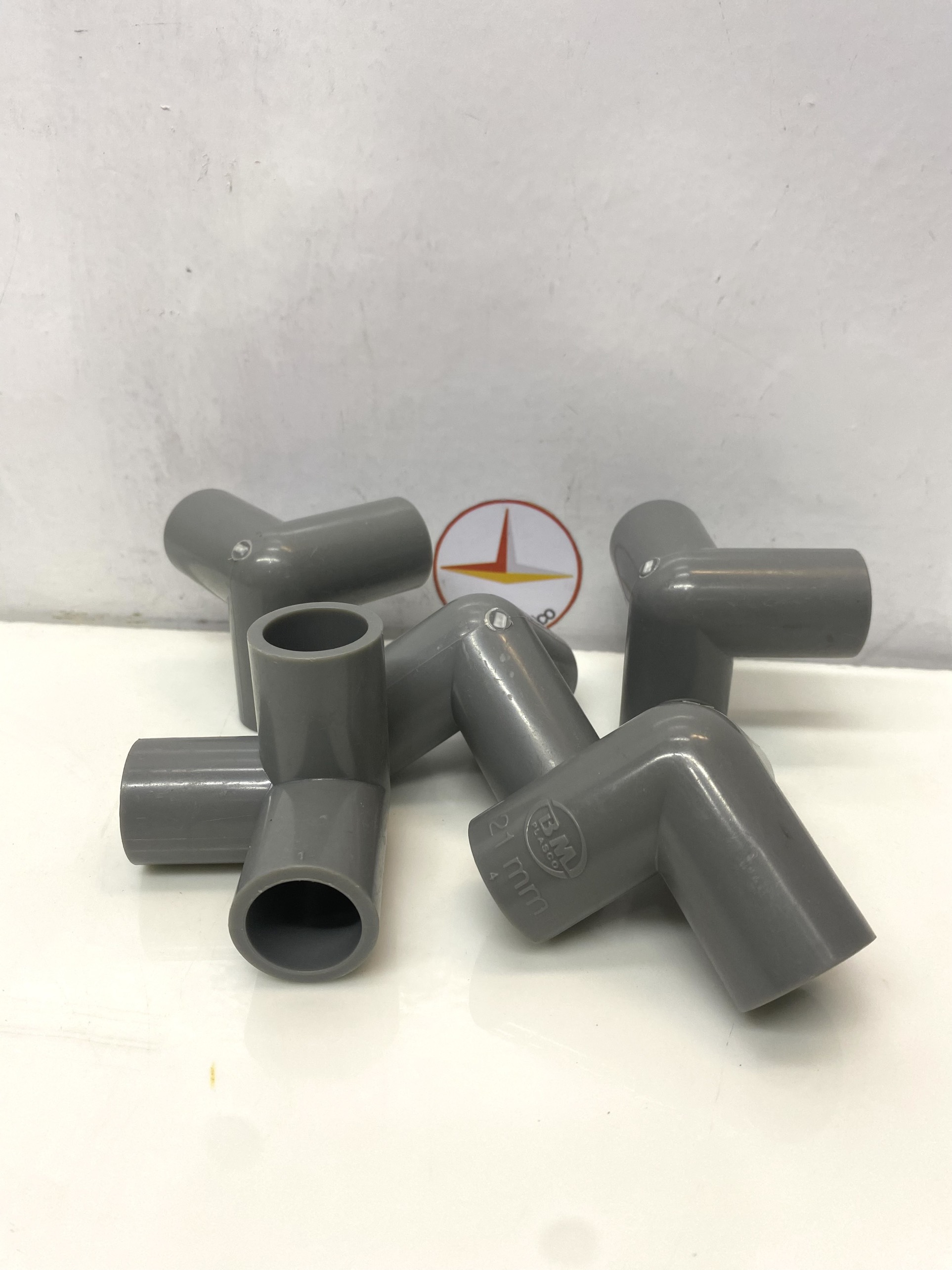 Phụ kiện ống nhựa PVC phi 21 Bình Minh( Co, nối, tê, lơi, ... )