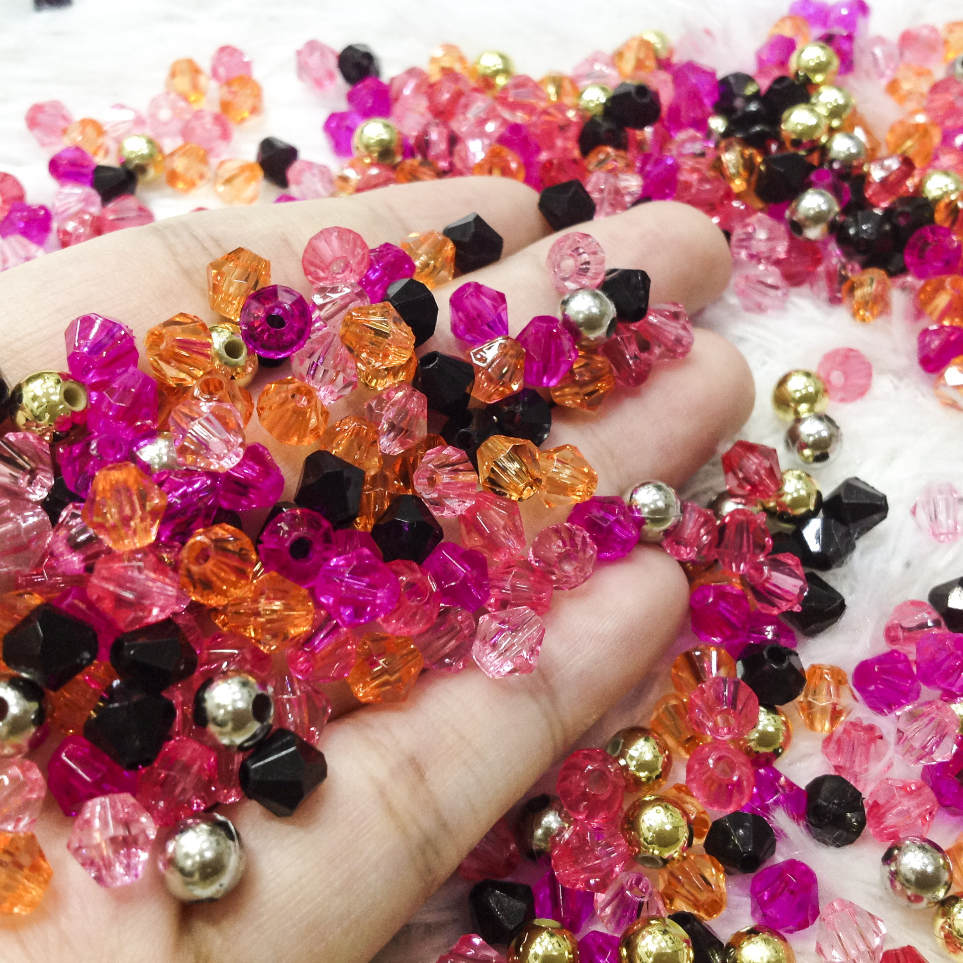 100 hạt nhựa ancrylic trong suốt hình pha lê góc lấp lánh nhiều màu sắc size 6mm