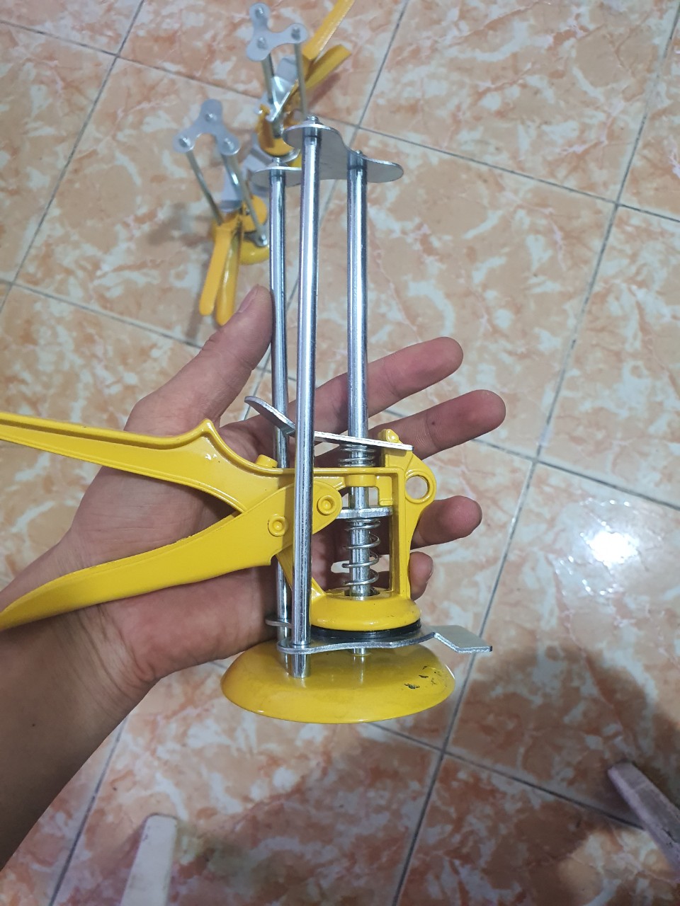 KÍCH NÂNG GẠCH  ỐP TƯỜNG 3 TRỤ