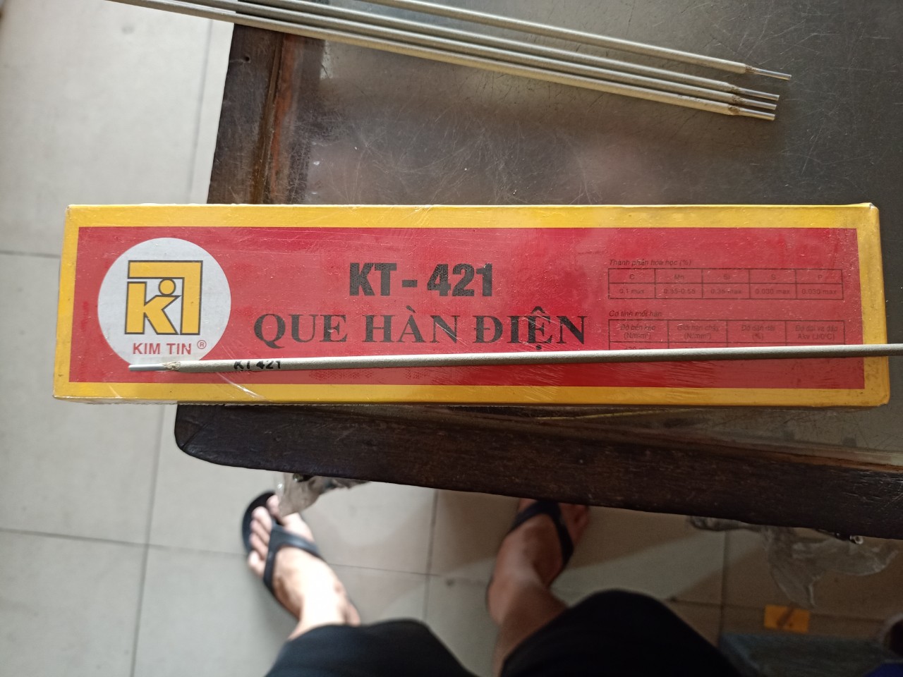 HỘP QUE HÀN KIM TÍN KT-421 2.5MM