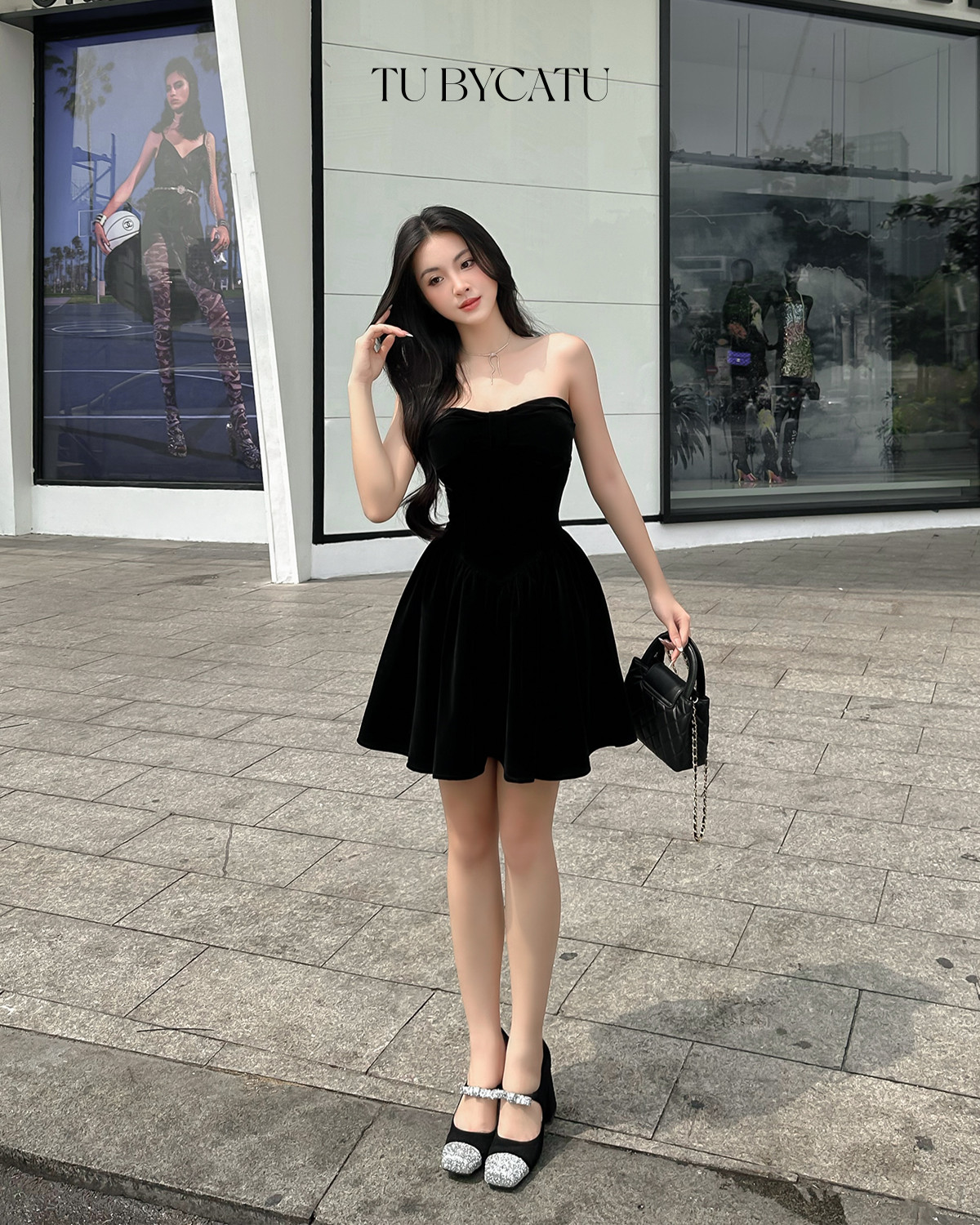 TUBYCATU | Đầm nhung đen cúp ngực