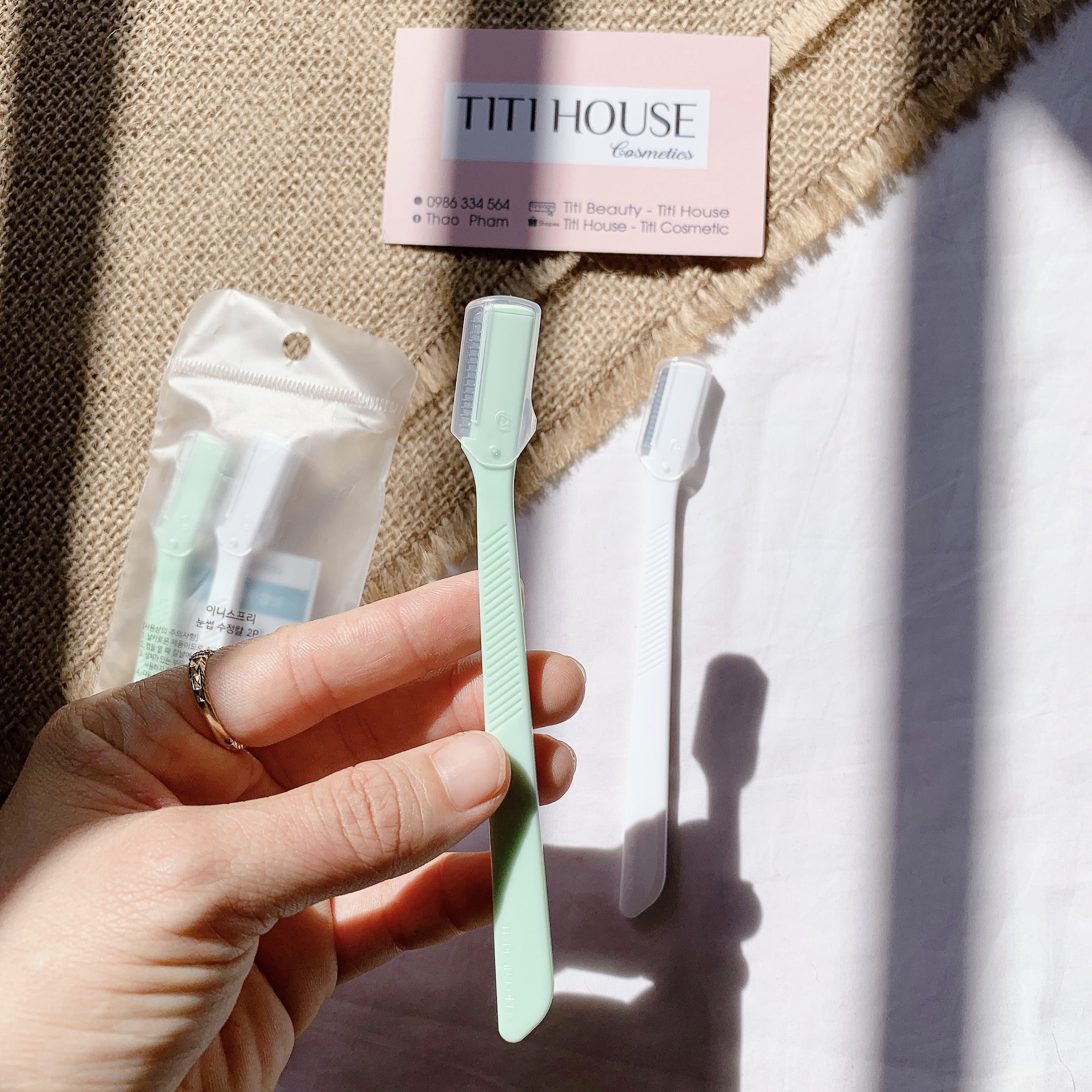 Dao Cạo Lông Mày Innisfree Eyebrow Razor (1 set 2 cái)