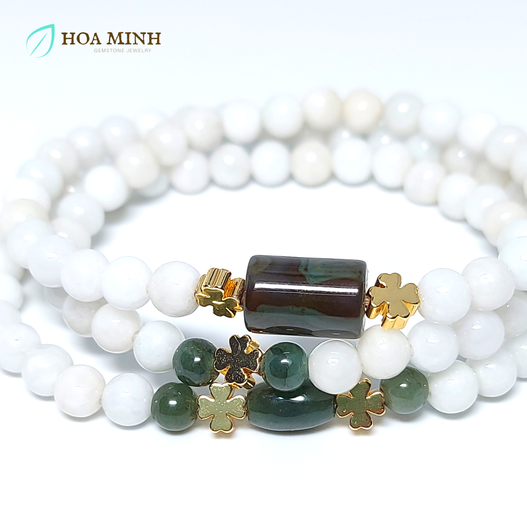 Vòng cẩm thạch bạch ngọc 6 li lu thống chalcedony xanh quấn 3 mix charm vàng cỏ 4 lá | hoa minh gem