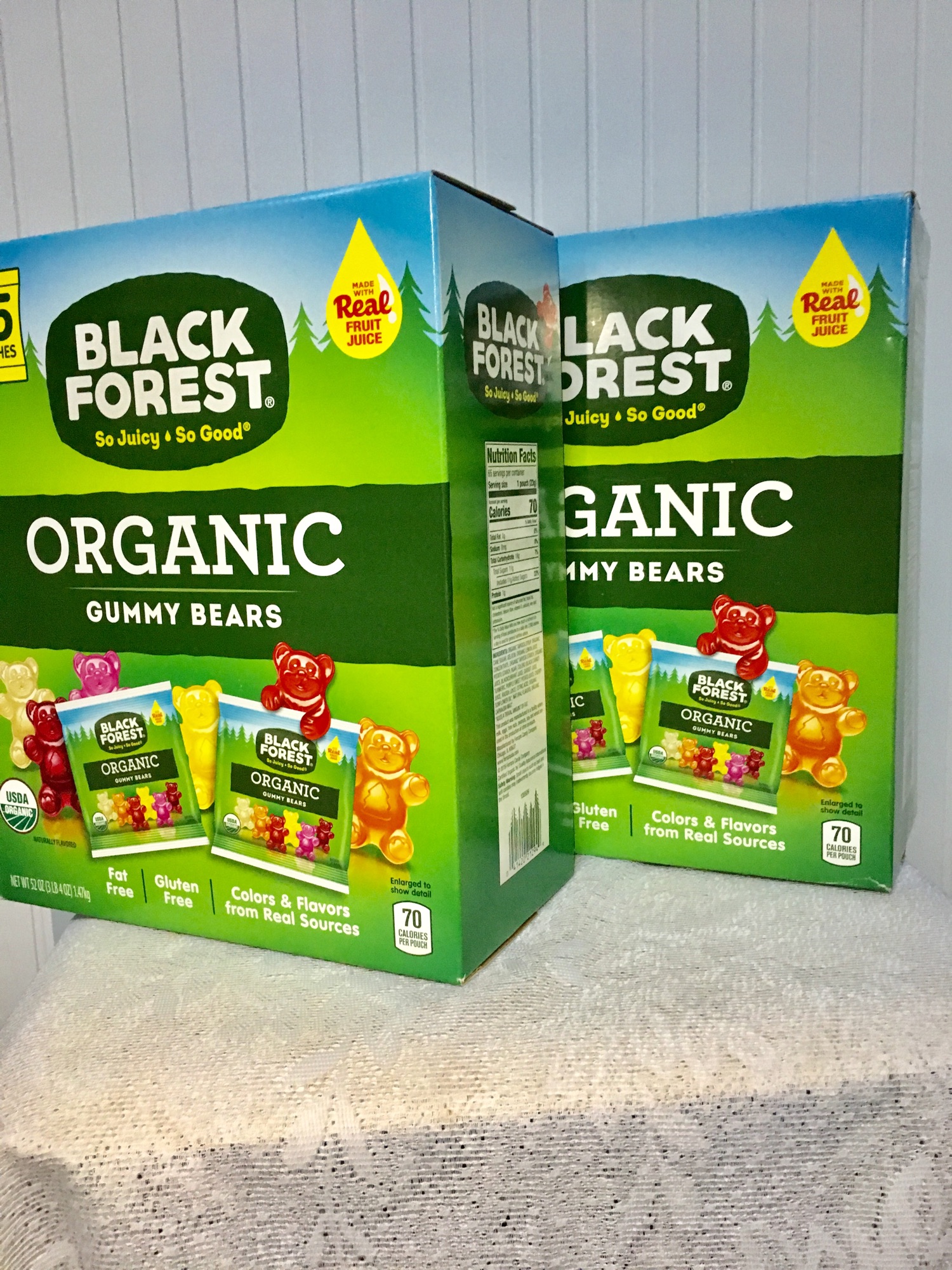 Thùng kẹo dẻo Gấu Black Forest 65 gói (Mỹ)