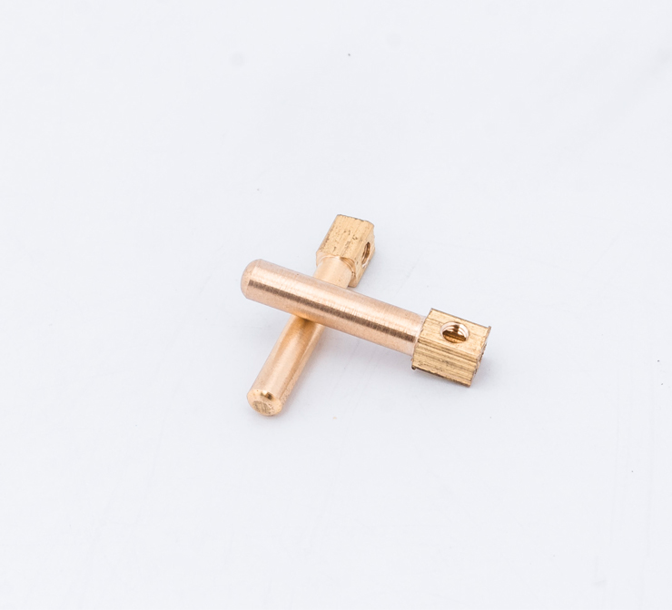 Phích cắm điện chân tròn đồng Sokopa P1