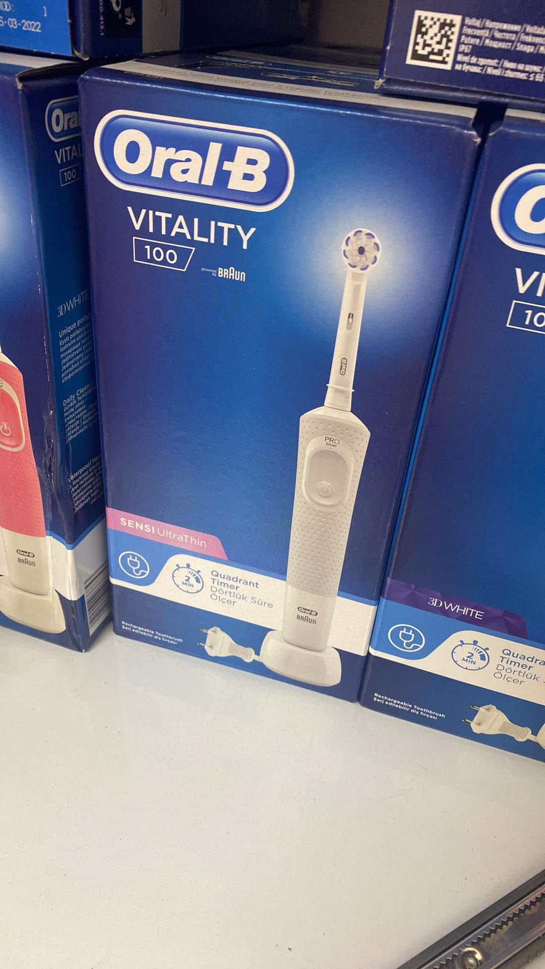 Bàn chải điện Oral B Vitality 100, 150