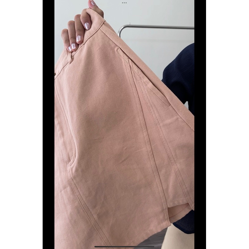 chân váy kaki xẻ đùi Dupin
