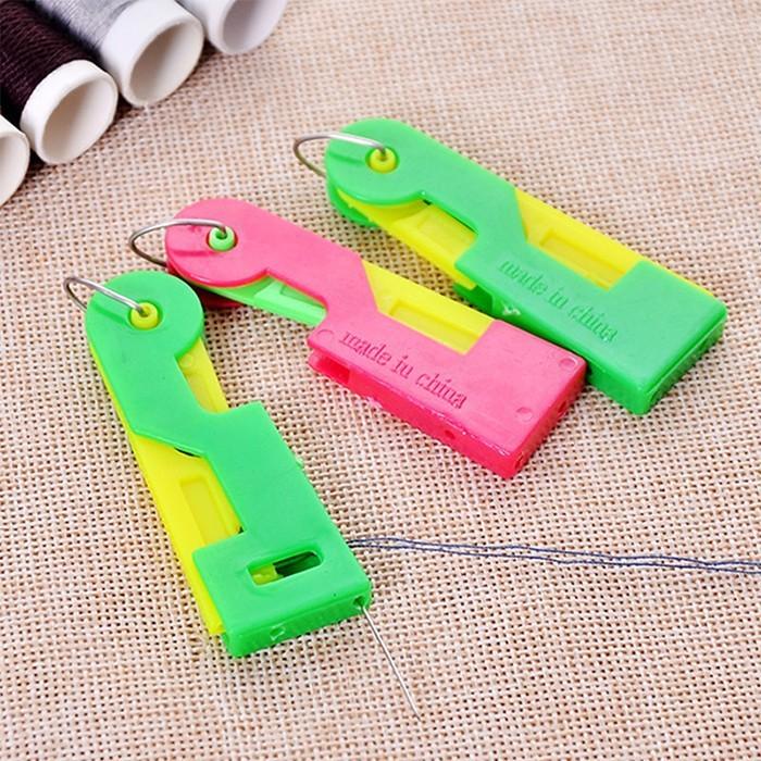 Set 2 Dụng Cụ Hỗ Trợ Xâu Kim Đắc Lực
