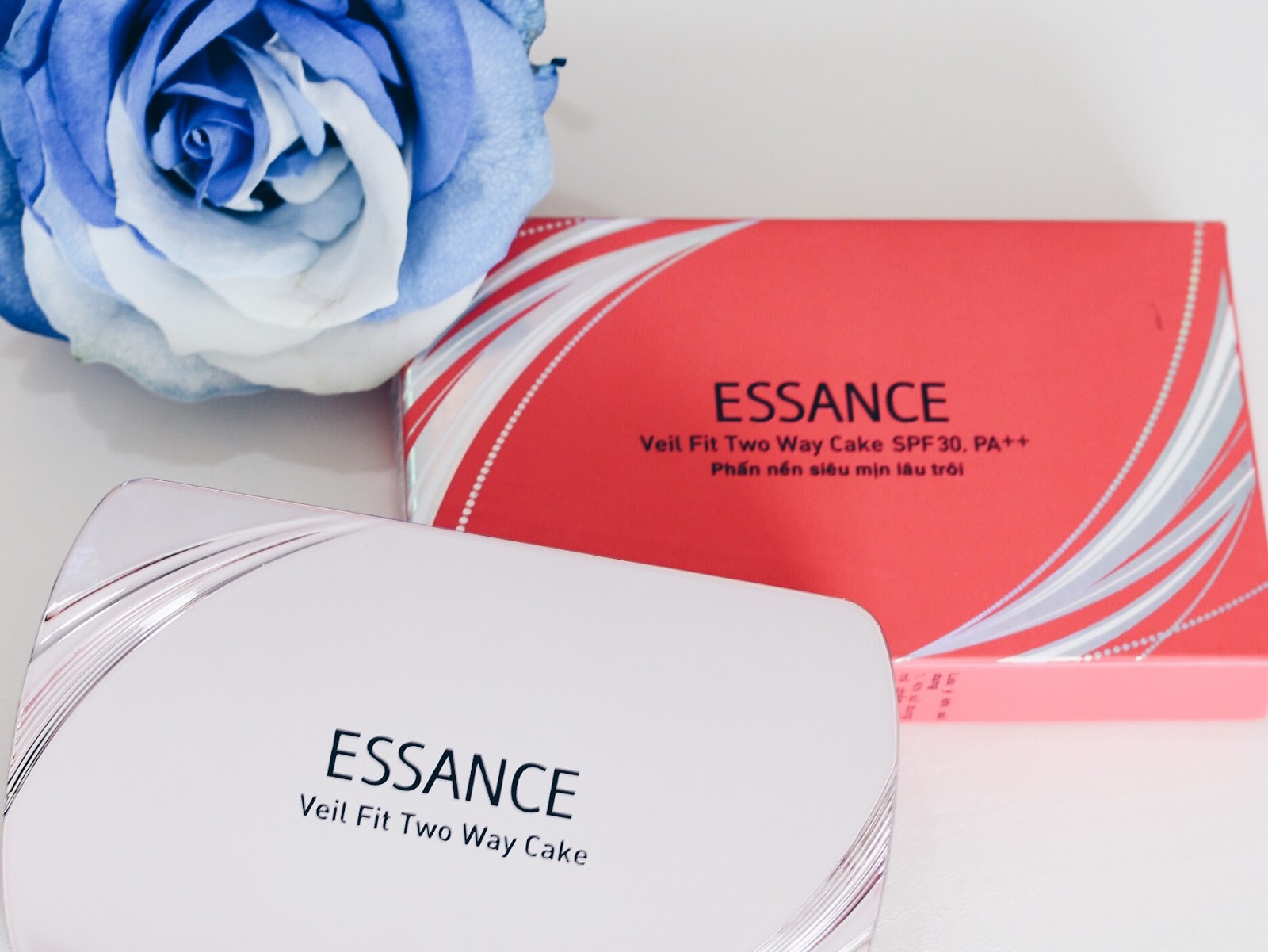 phấn phủ essance đỏ
