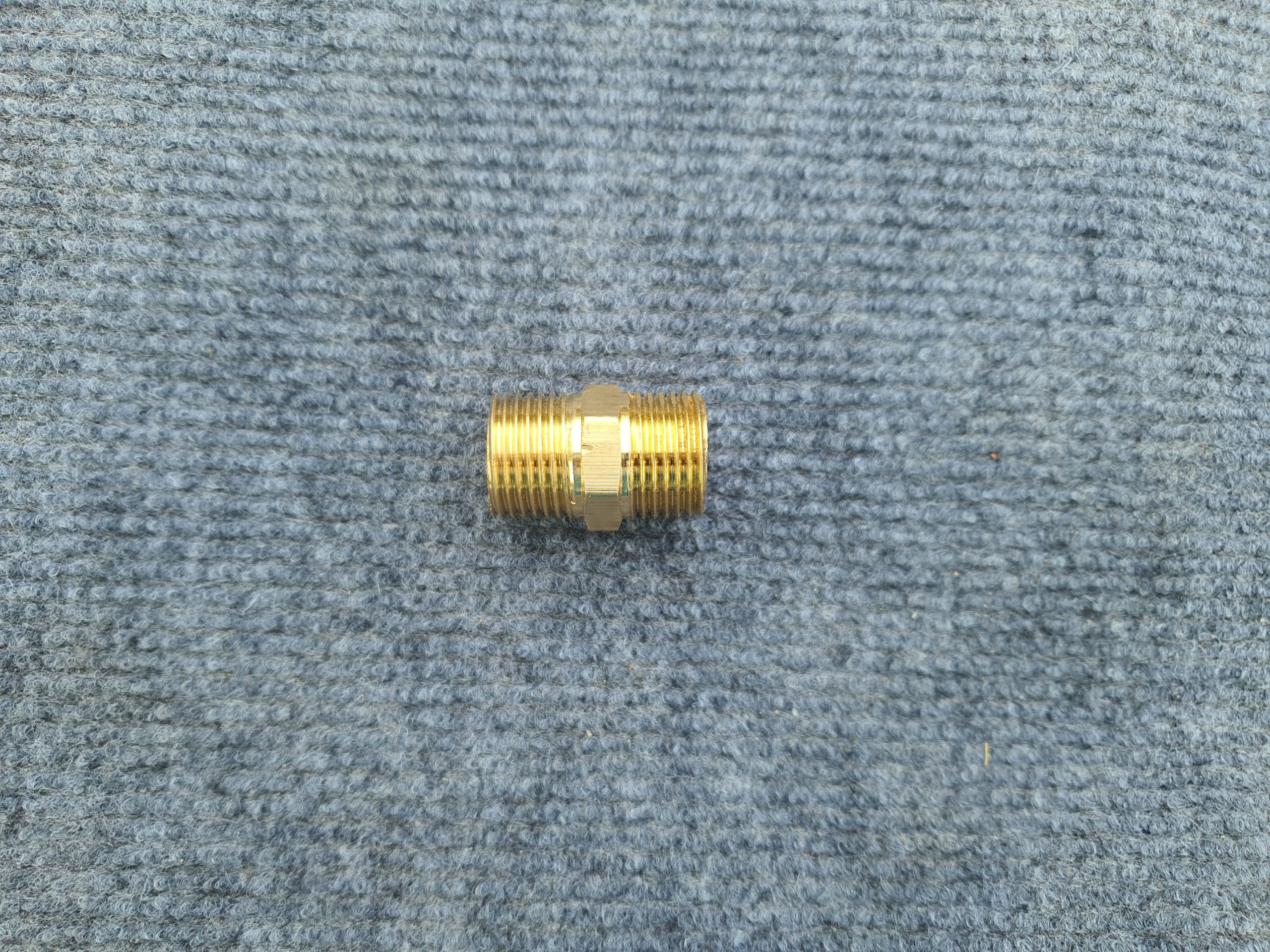 Visenta Brass Internal and External Threaded Connectors with 21 and 27 Threaded Styles