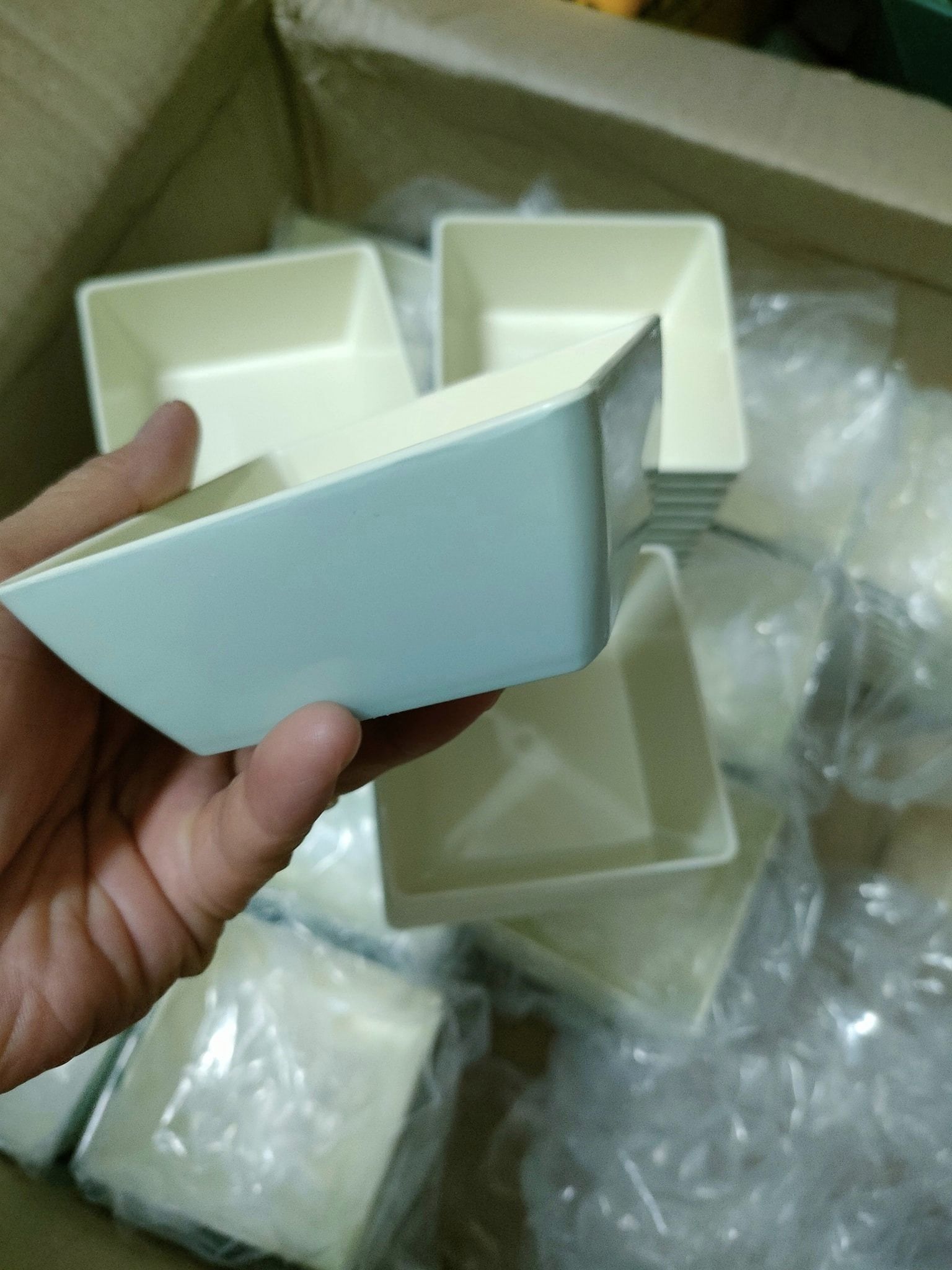 Set 10 bát nhựa phíp vuông (màu xanh mint)