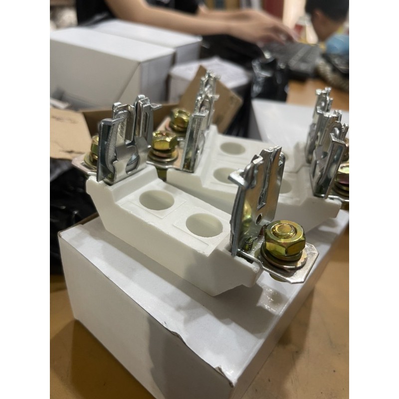 Đế Cầu Chì Xập