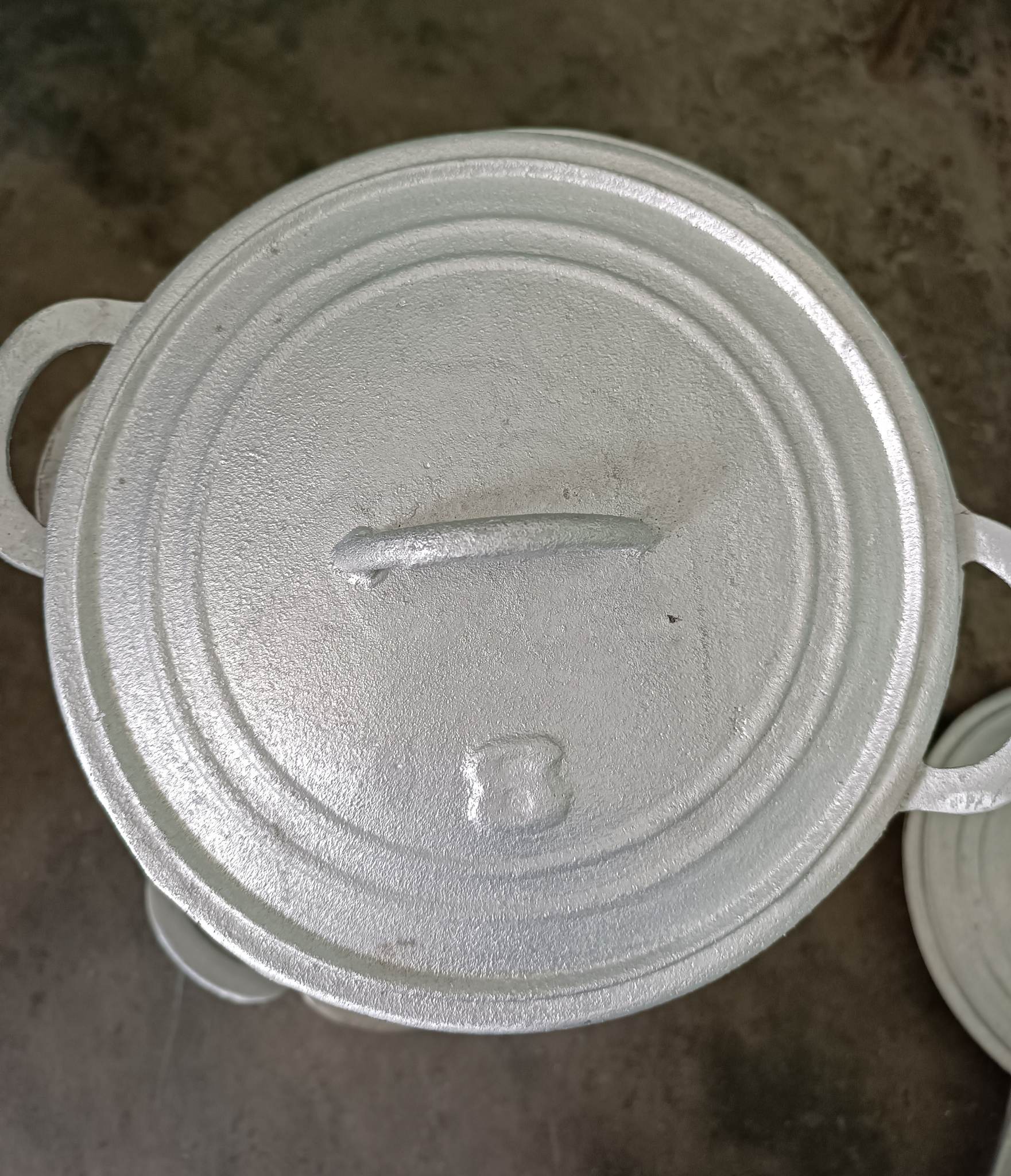 Nồi Gang đúc thủ công truyền thống