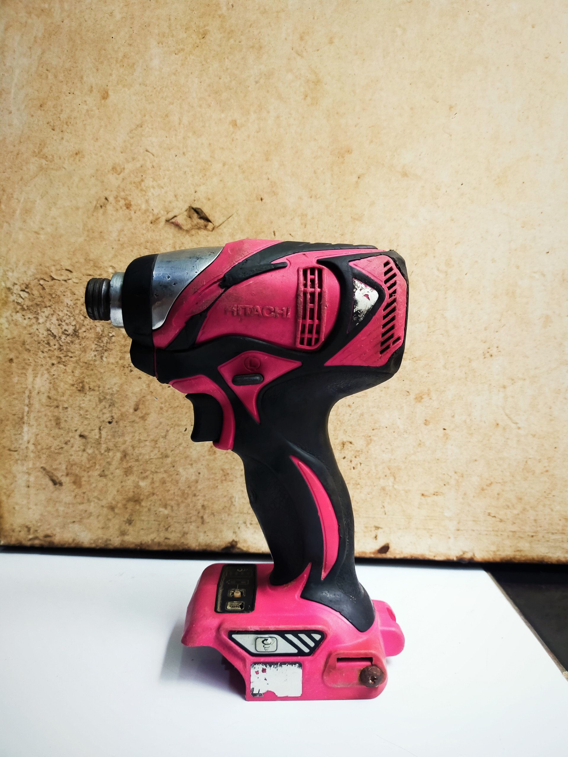 Máy bắn vít Hitachi 14.4v không chổi than