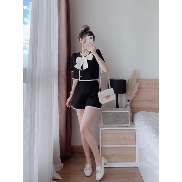 Set áo croptop cổ vuông phối quần đùi