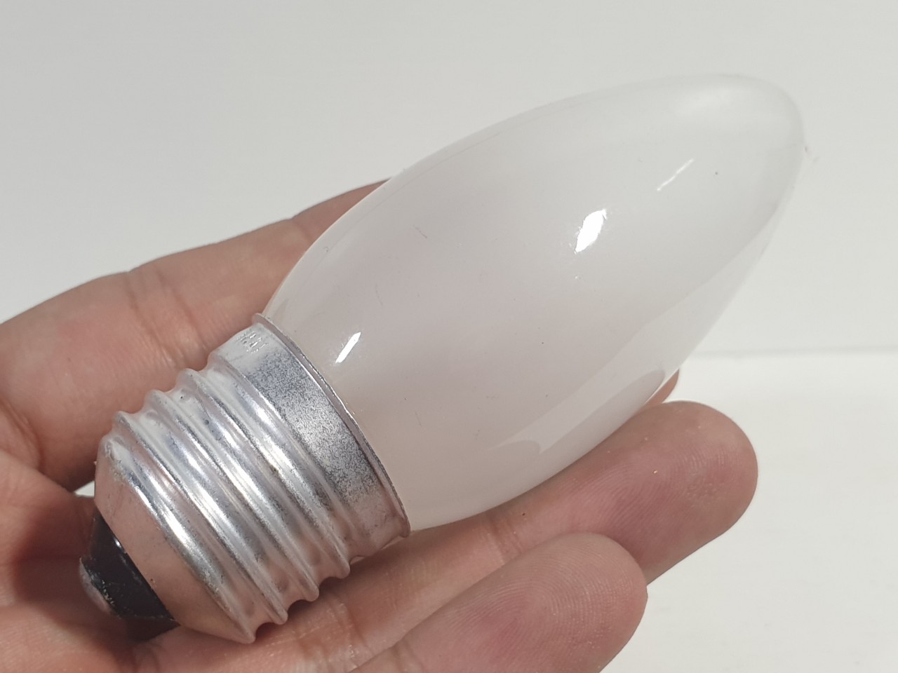 Bóng Đèn Sợi Đốt (Sợi Tóc) Cà Na 40W E14, E27 bóng đục, ánh sáng vàng